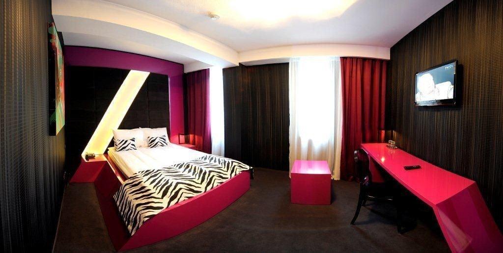 Plaza V Hotel Targu Mures Ngoại thất bức ảnh