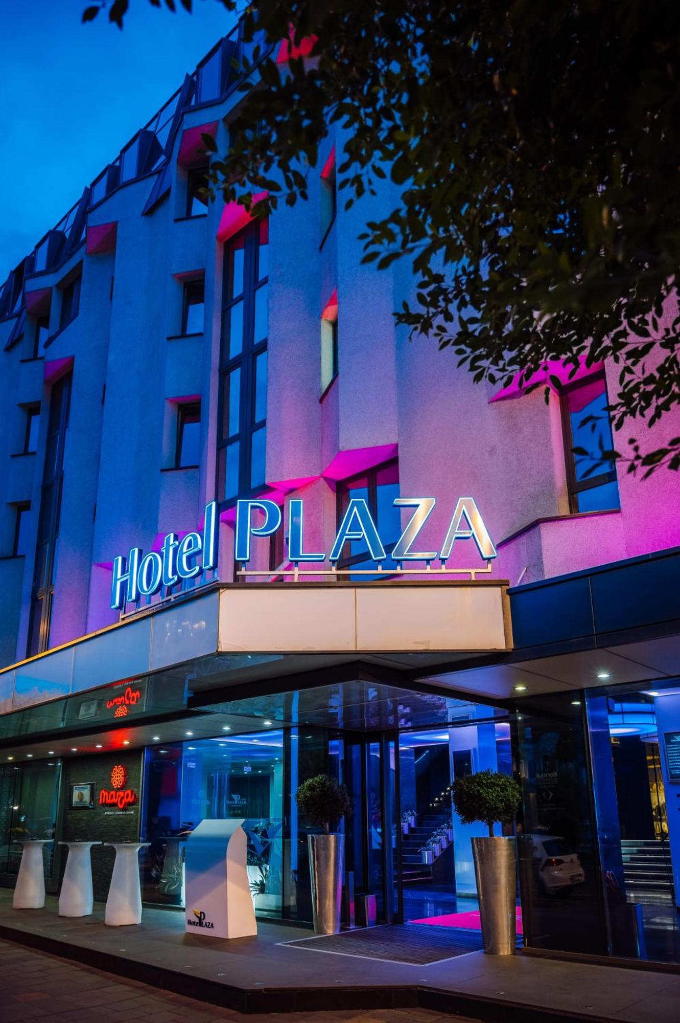 Plaza V Hotel Targu Mures Ngoại thất bức ảnh