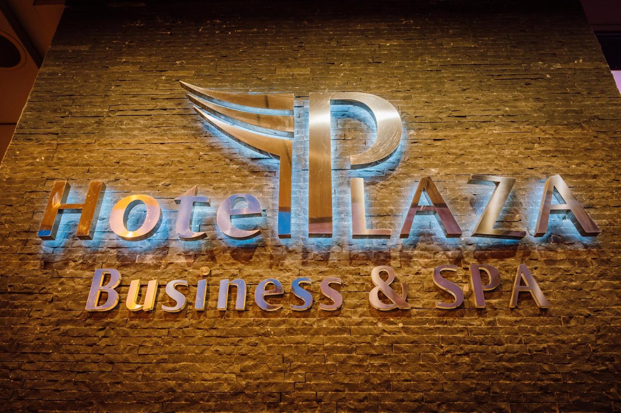 Plaza V Hotel Targu Mures Ngoại thất bức ảnh